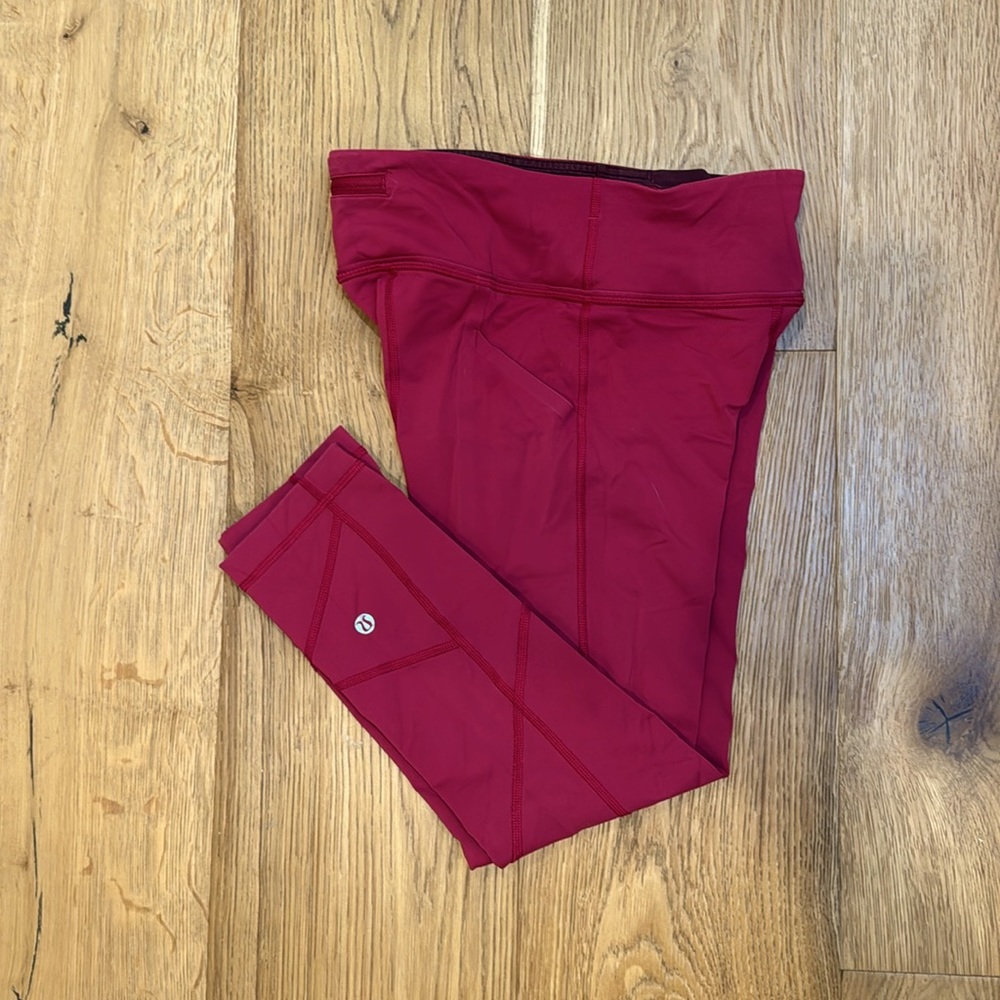Lululemon Pace Rival Crop *Full-On Luxtreme 22", Size: 4: color: berry rumble